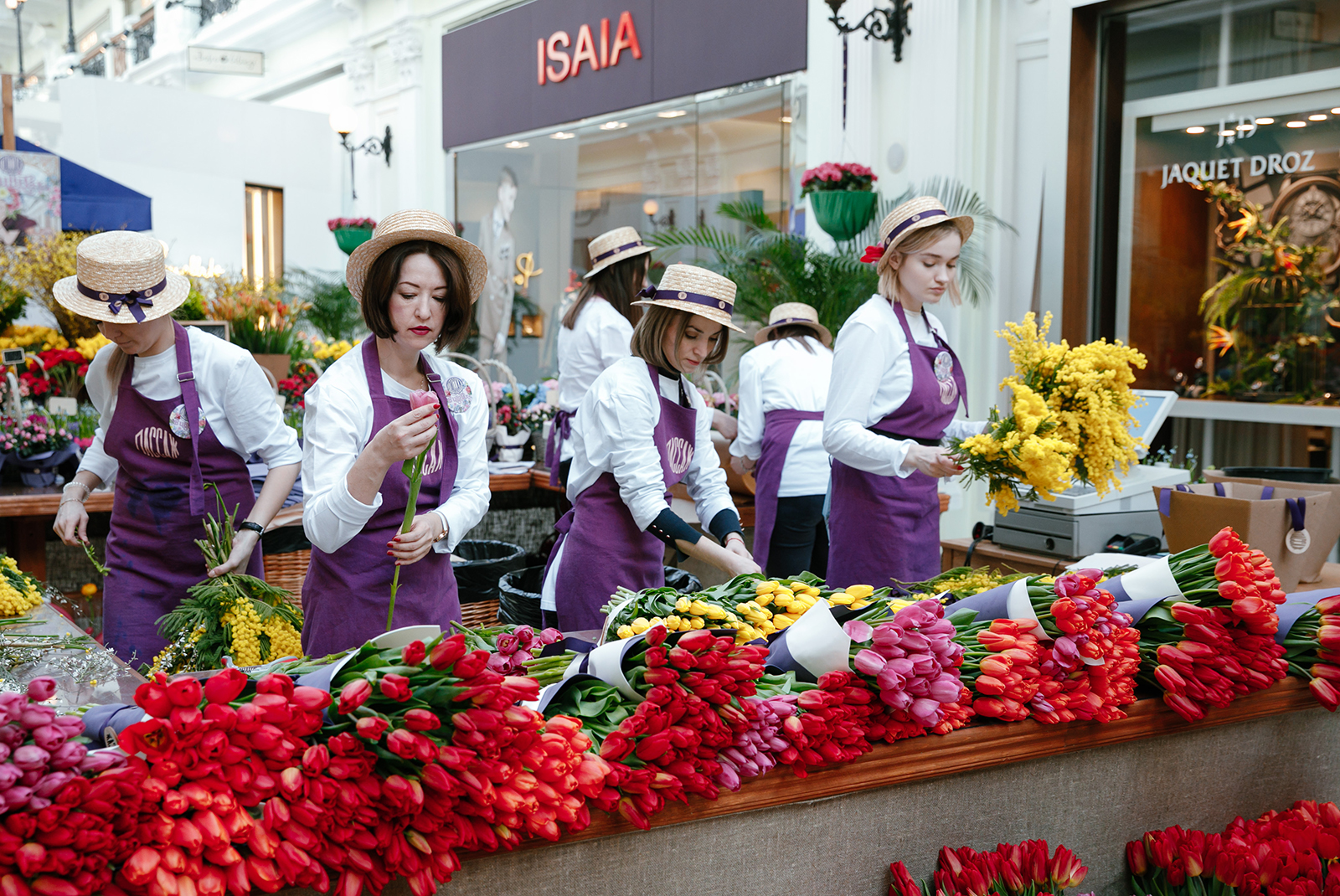 7179bb69e Цветочный базар в Пассаже открыт! 